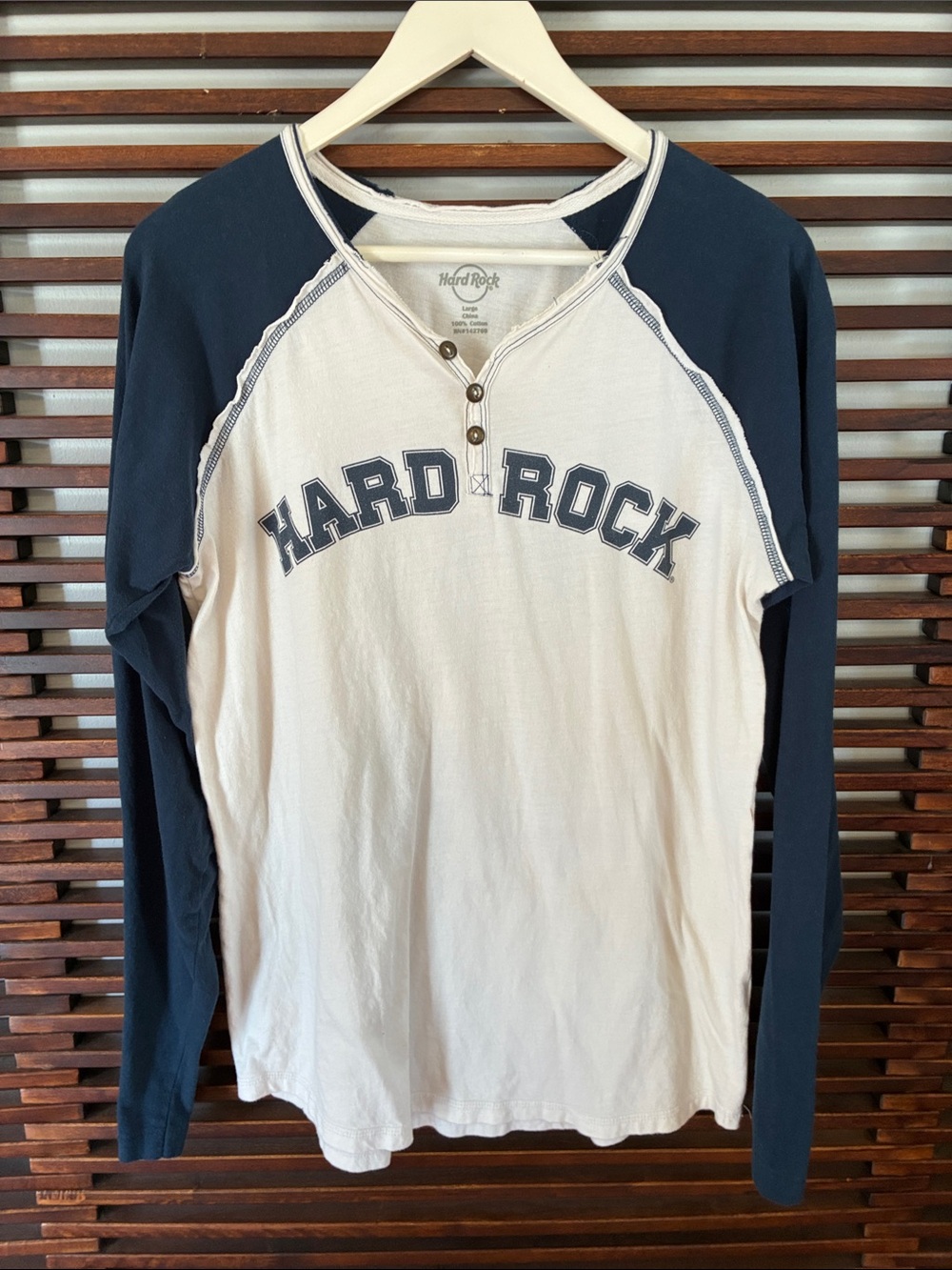 🎉NEW LISTING!🎉Hard Rock Cafe Long Sleeve Henley - White & Navy